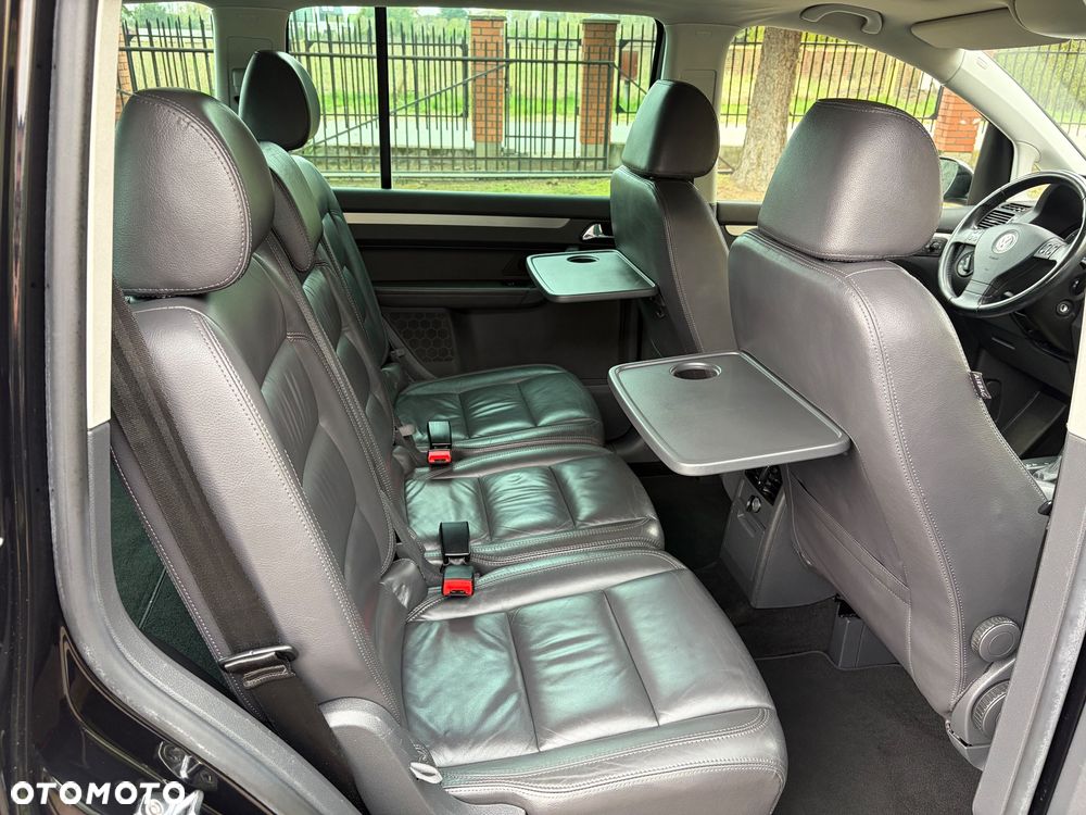 Volkswagen Touran 2.0 FSI Automatik Highline - 26