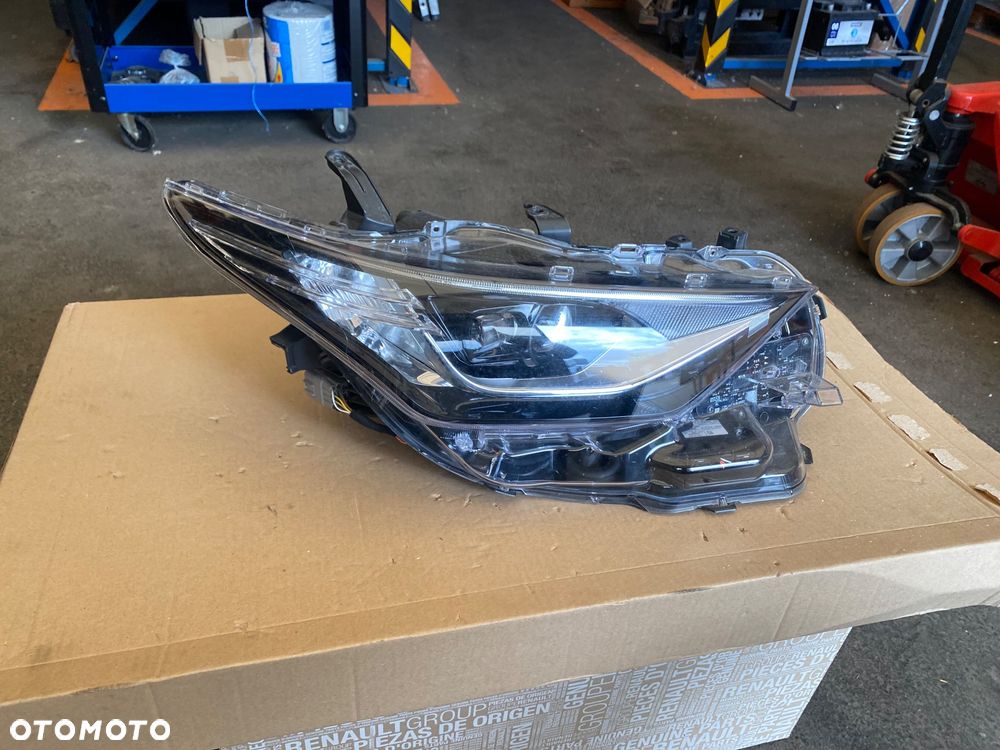 TOYOTA AURIS 2 II lift E18 FULL LED LAMPA PRZEDNIA PRAWA REFLEKTOR PRZEDNI PRAWY PRZÓD EUROPA 81110-02K60 - 2