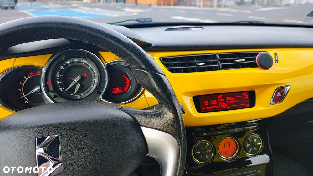 Citroën DS3 1.6 HDi SportChic - 13