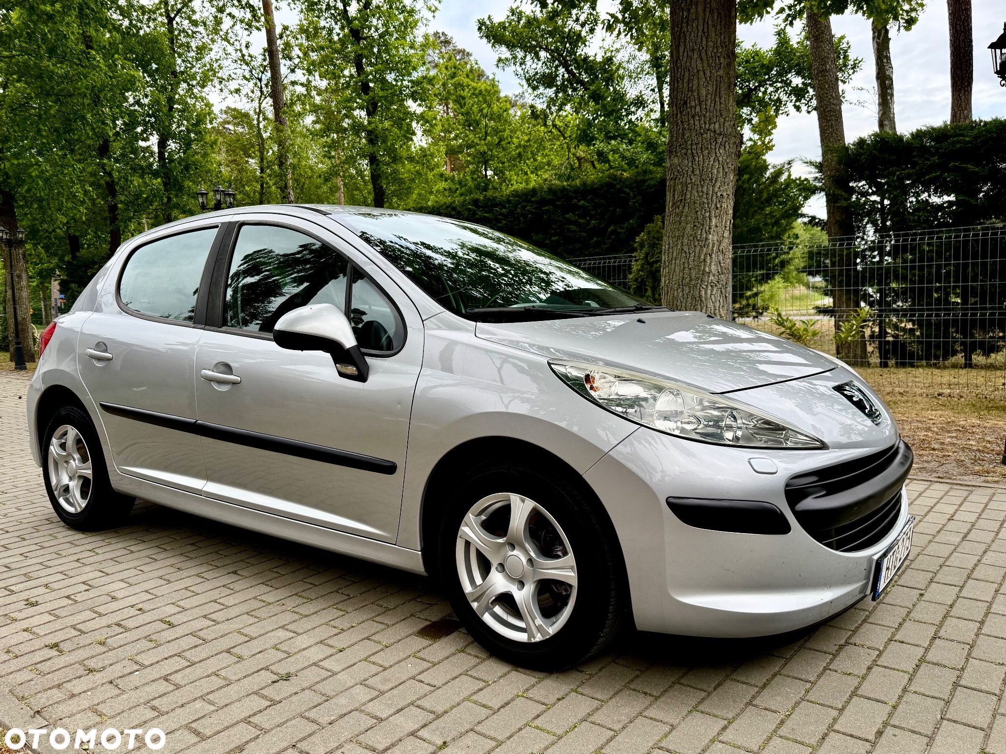 Peugeot 207 - 1