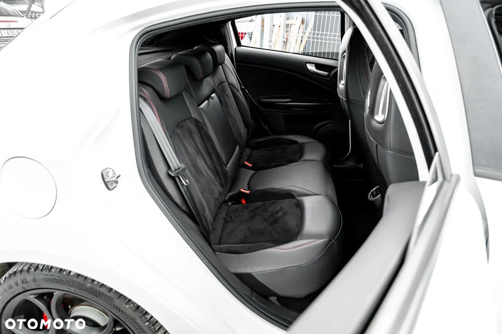 Alfa Romeo Giulietta 1.8 TBi 16V TCT Veloce - 24