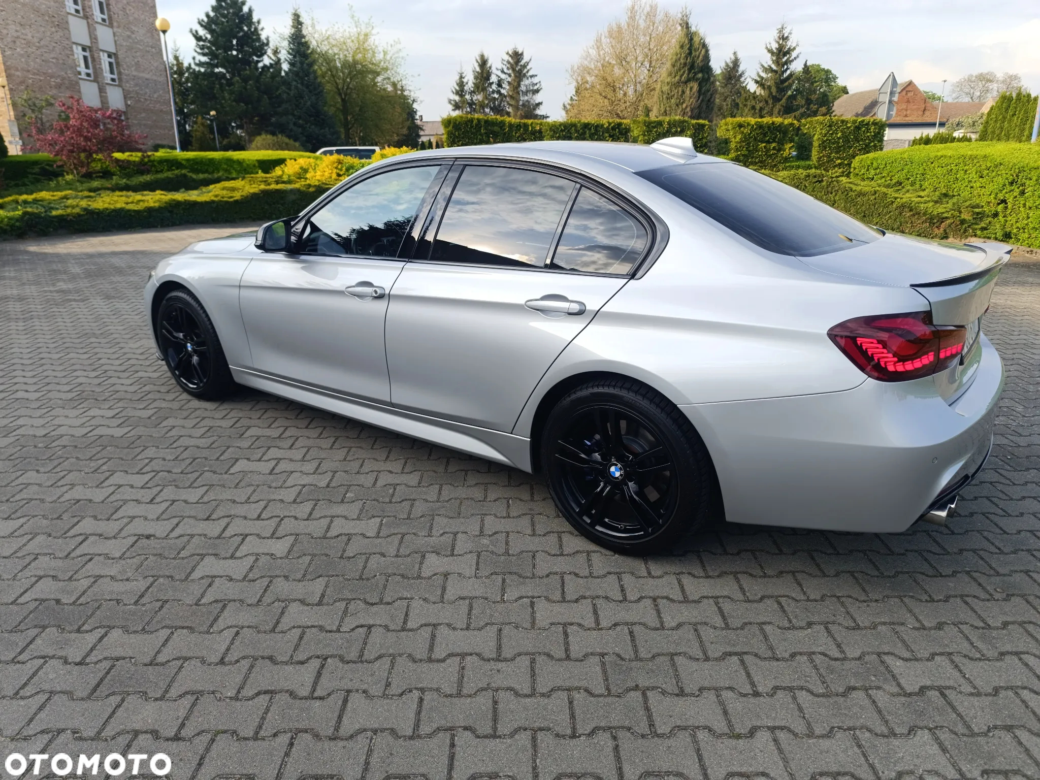 BMW Seria 3 330i xDrive M Sport - 5