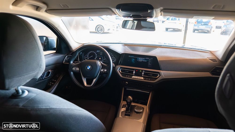 BMW 330 e Touring Corporate Edition Auto - 22