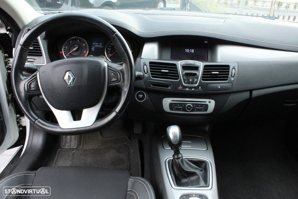 Renault Laguna Coupe 2.0 dCi Dynamique S 4Control - 18