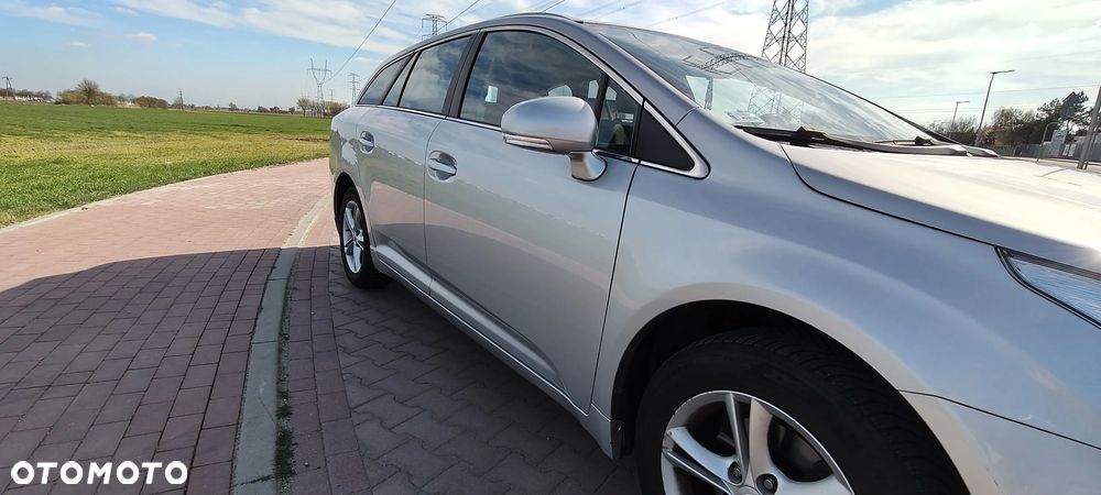 Toyota Avensis 2.0 Sol plus - 13