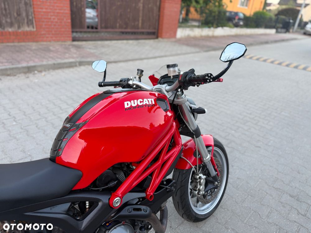 Ducati Monster - 11