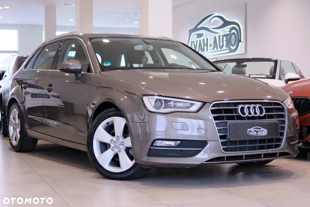 Audi A3 Sportback 1.6 TDI S tronic Ambiente - 2