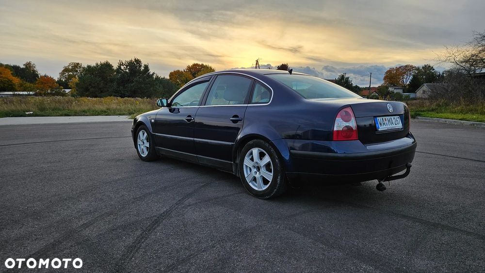 Volkswagen Passat 1.8T Basis - 25