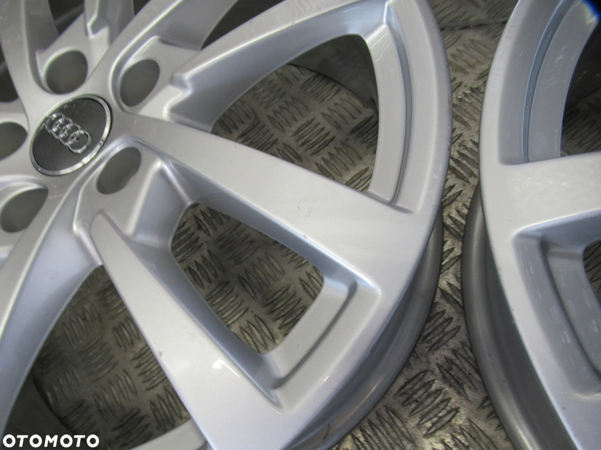 Felgi Audi A3 A4 Q2 Q3 6Jx17 et48 5x112 8V0 - 6