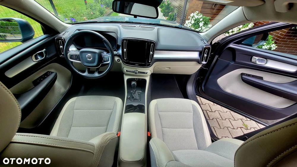 Volvo XC 40 T3 Momentum - 12