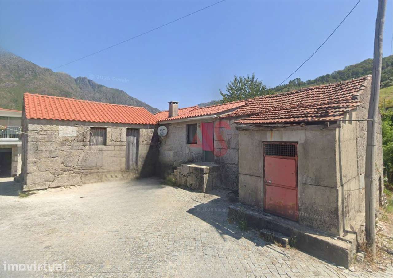 Moradia T2 para Remodelar em Cabril, Montalegre | Ideal para Investime - Grande imagem: 2/6