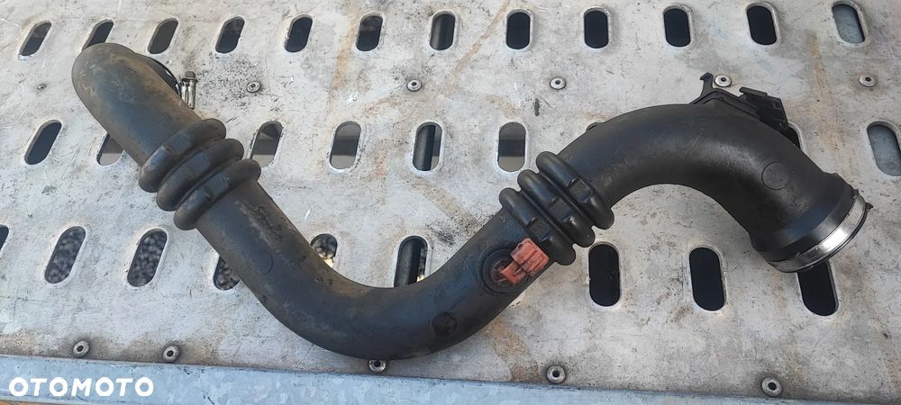 RURA WĄŻ PRZEWÓD INTERCOOLERA LAGUNA II 2.0 TURBO 8200295043 RURA WĄŻ PRZEWÓD INTERCOOLERA LAGUNA II 2.0 TURBO 8200295043