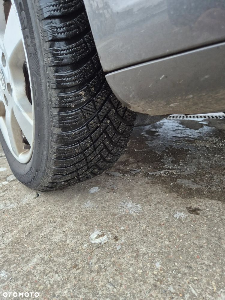 Volkswagen Touran - 16