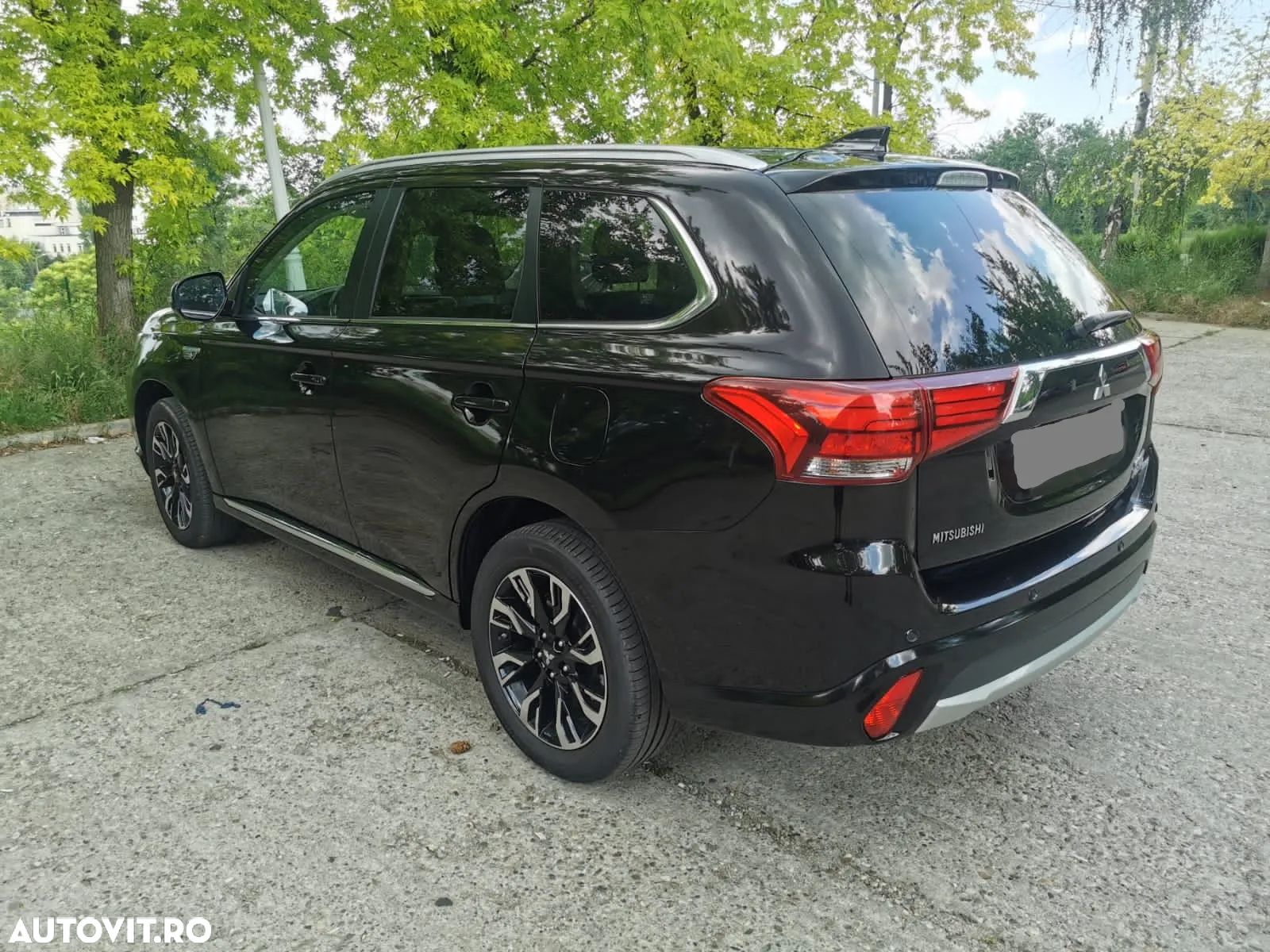 Mitsubishi Outlander 2.0 4WD Plug-In Hybrid Top - 6