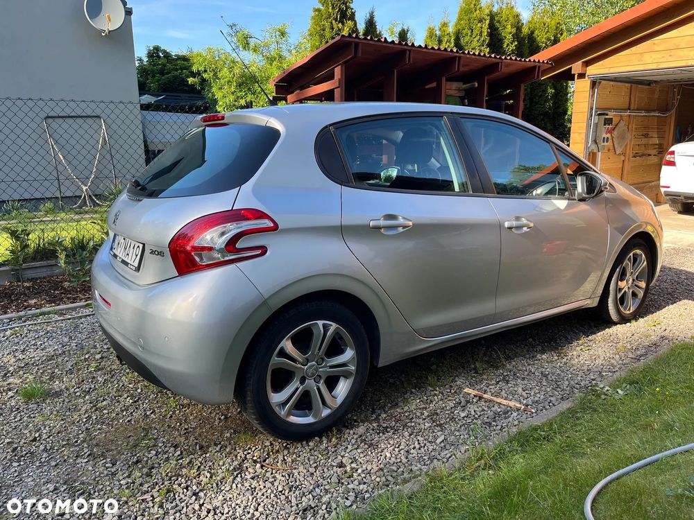 Peugeot 208 1.2 PureTech Allure - 3