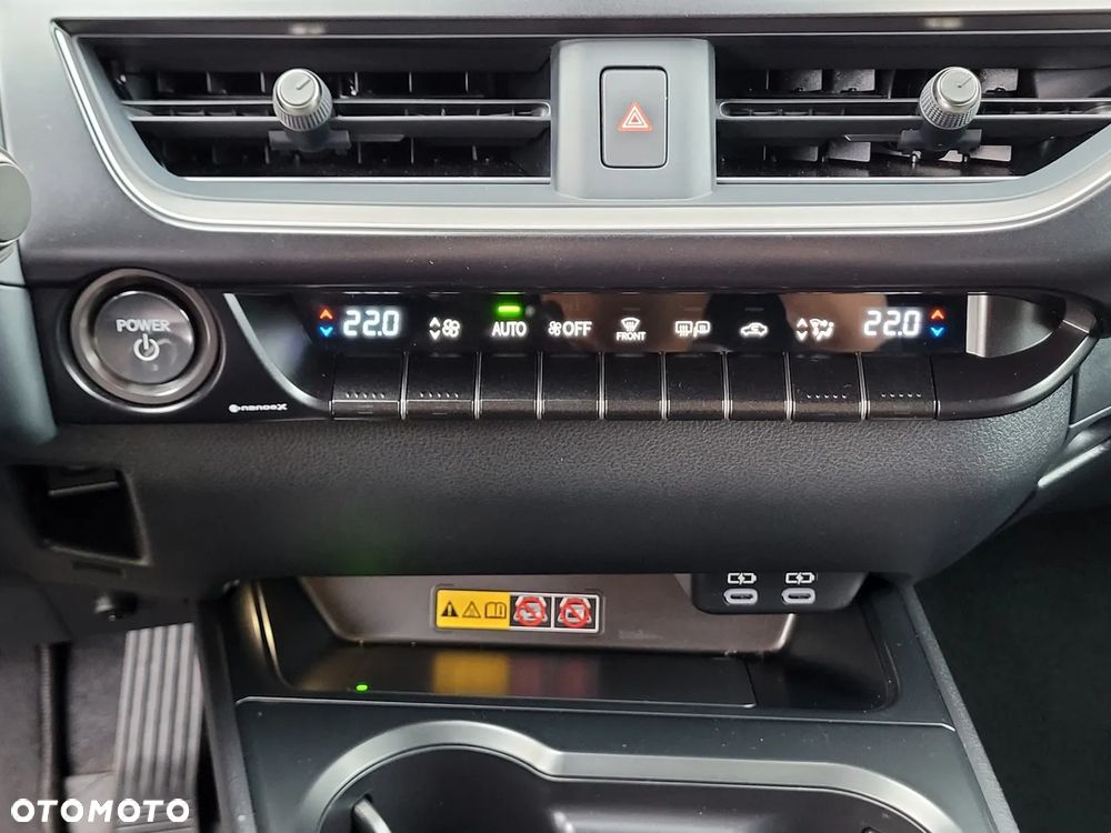 Lexus UX 300h F Sport Design - 17