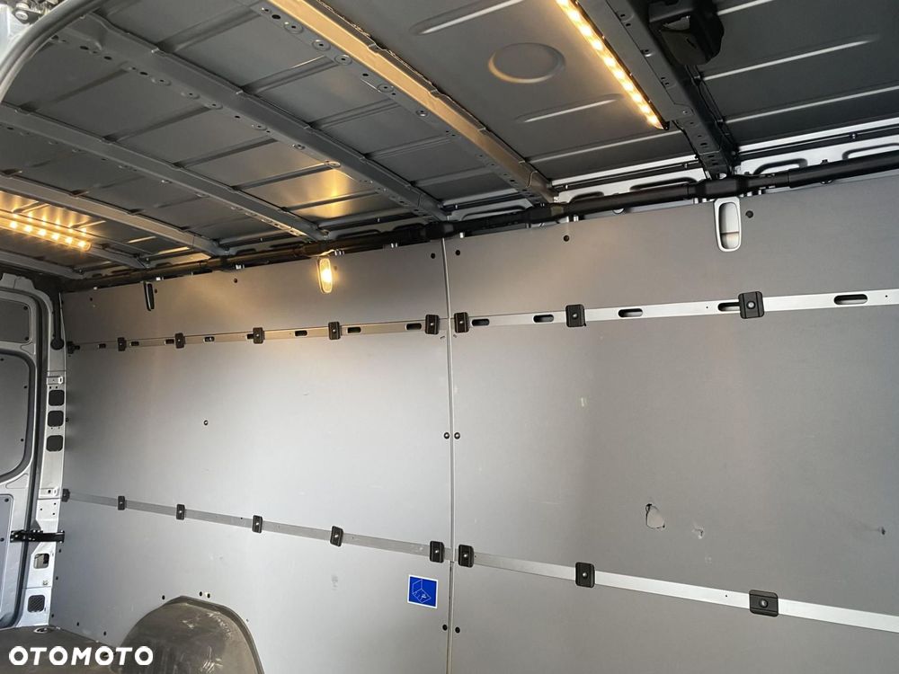 Mercedes-Benz eSprinter - 6