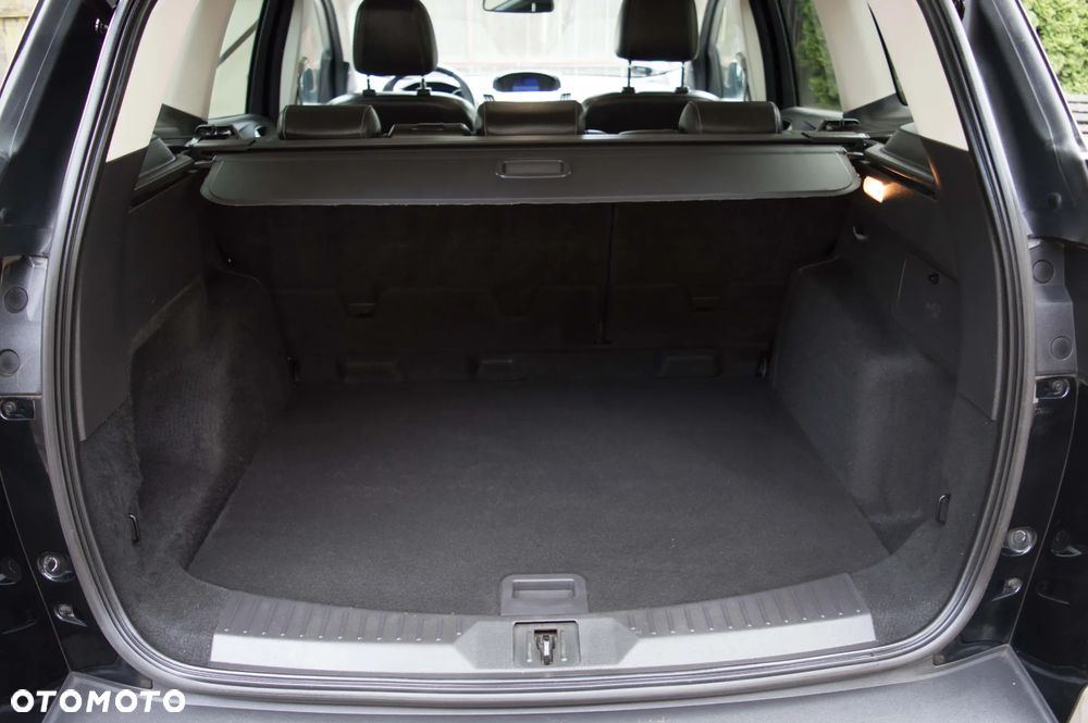 Ford Kuga 2.0 TDCi 2x4 Titanium - 36