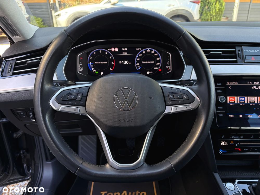 Volkswagen Passat - 22