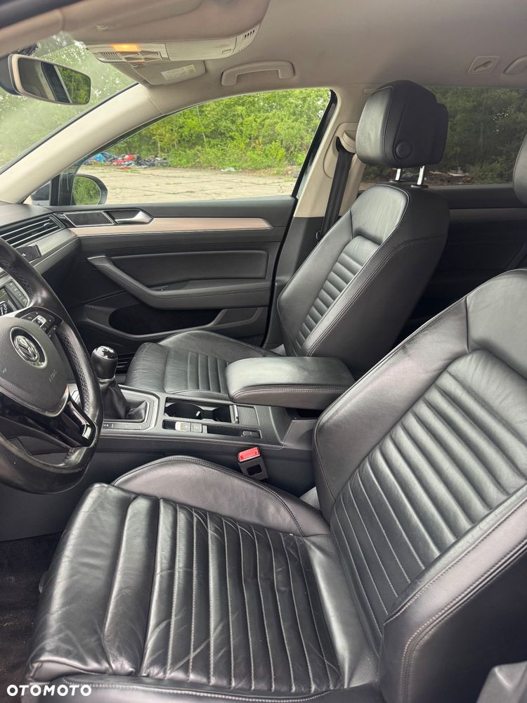 Volkswagen Passat 1.6 TDI BMT Comfortline - 10