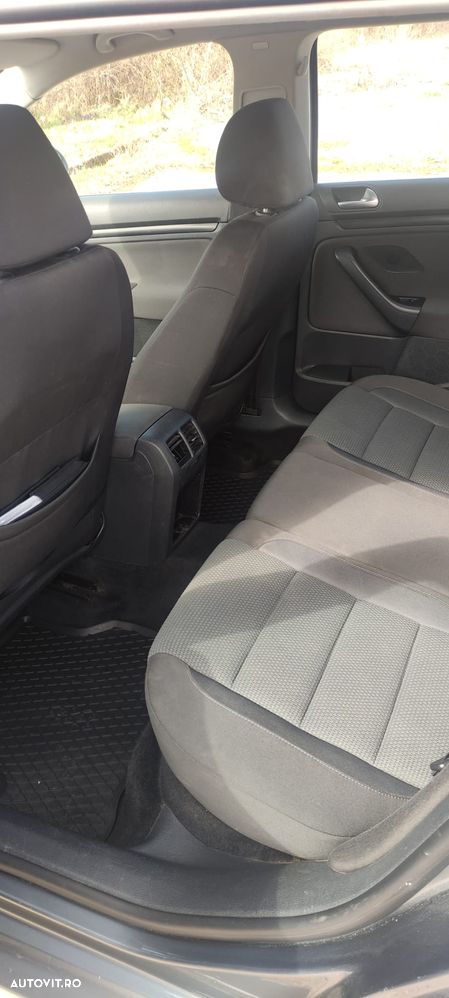 Volkswagen Golf 1.6 TDI DPF Comfortline - 9