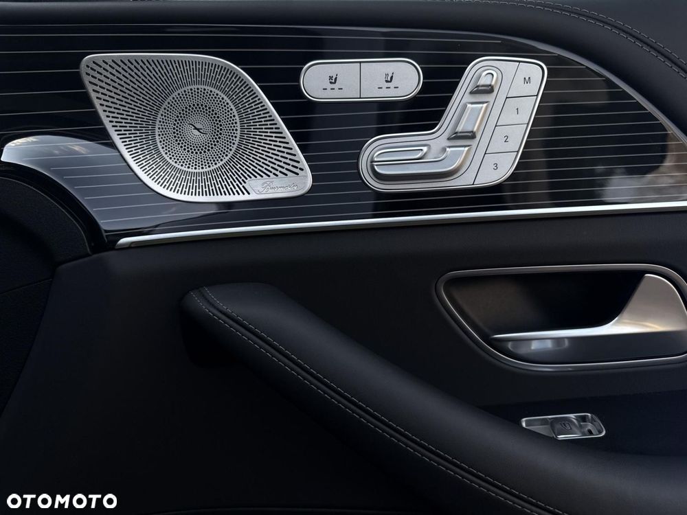 Mercedes-Benz GLS - 23