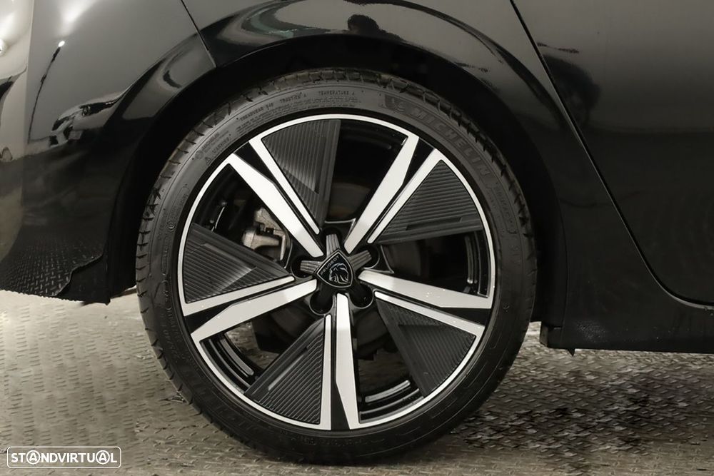 Peugeot 308 1.2 PureTech GT EAT8 - 5