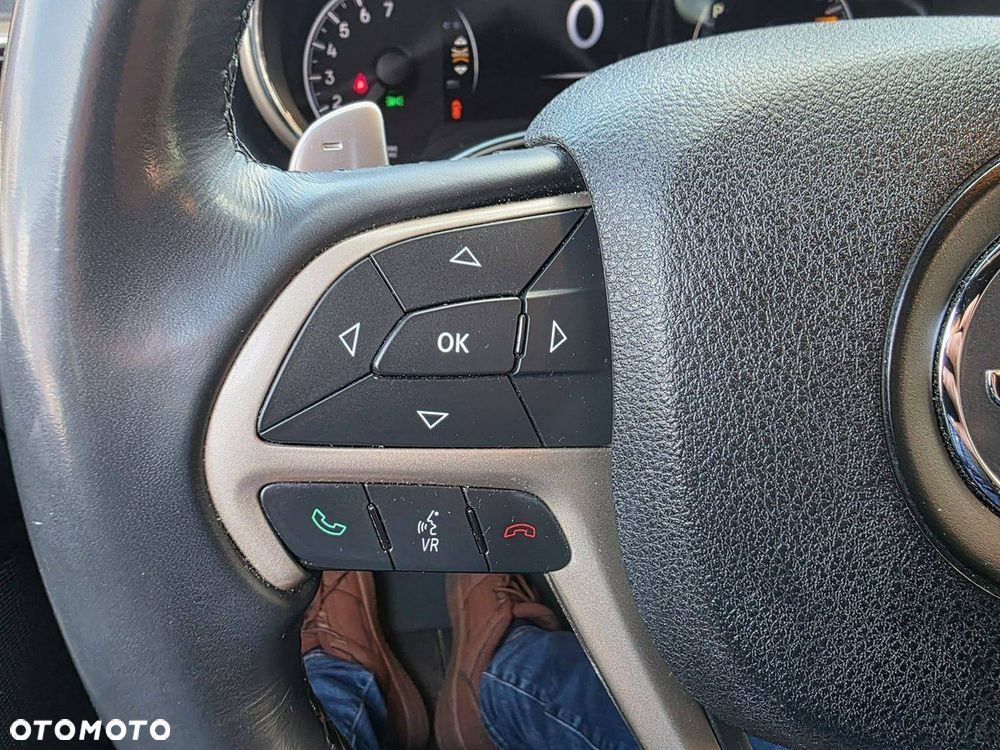 Jeep Grand Cherokee - 14