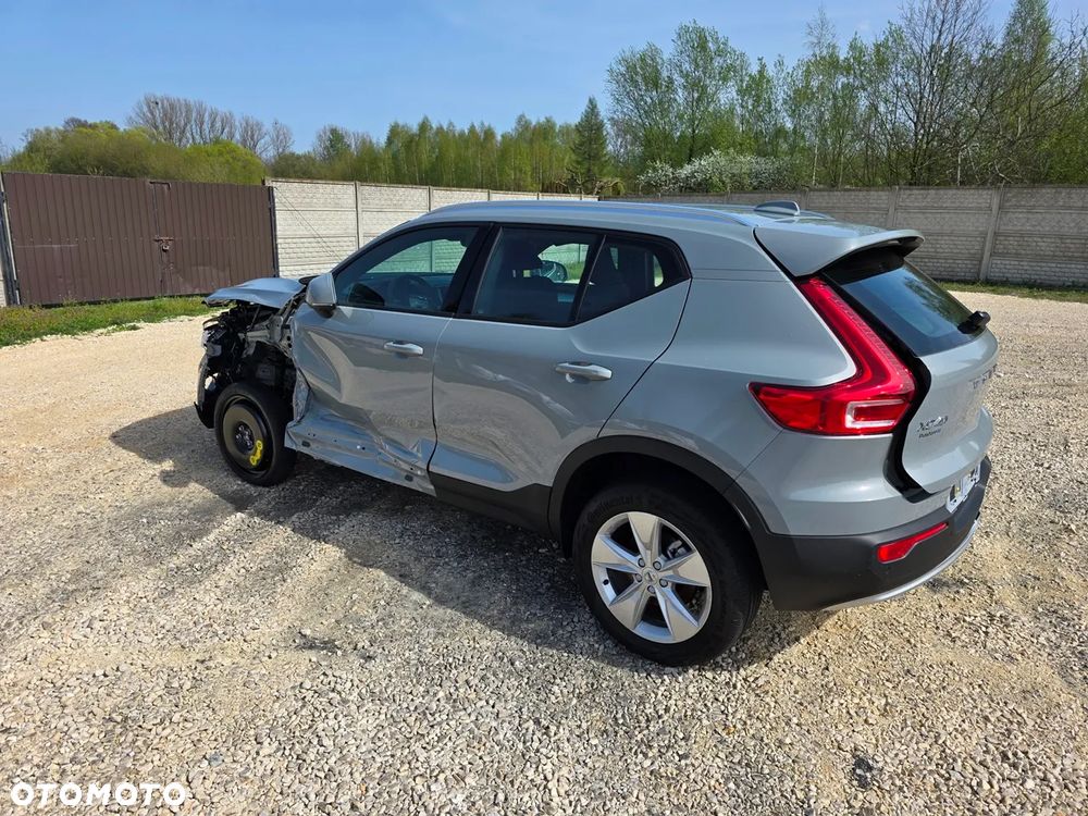 Volvo XC 40 B3 Essential - 12