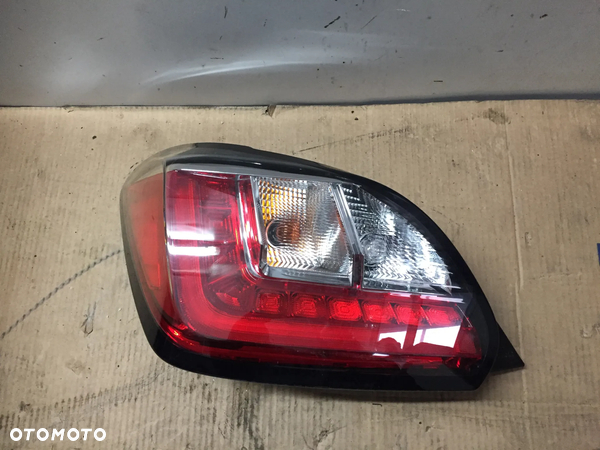 MITSUBISHI SPACE STAR 22R LAMPA LEWA TYŁ 8330B245
