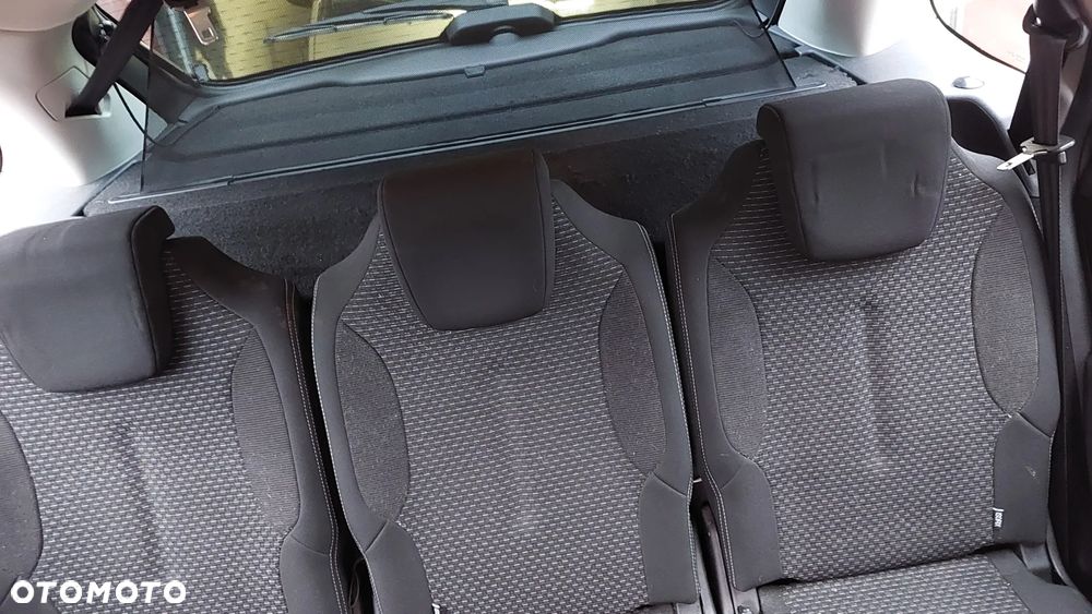 Citroën C4 Picasso 1.8 16V Confort - 11