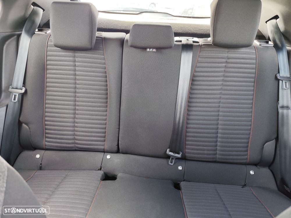 Peugeot 2008 1.2 PureTech Active Pack - 23
