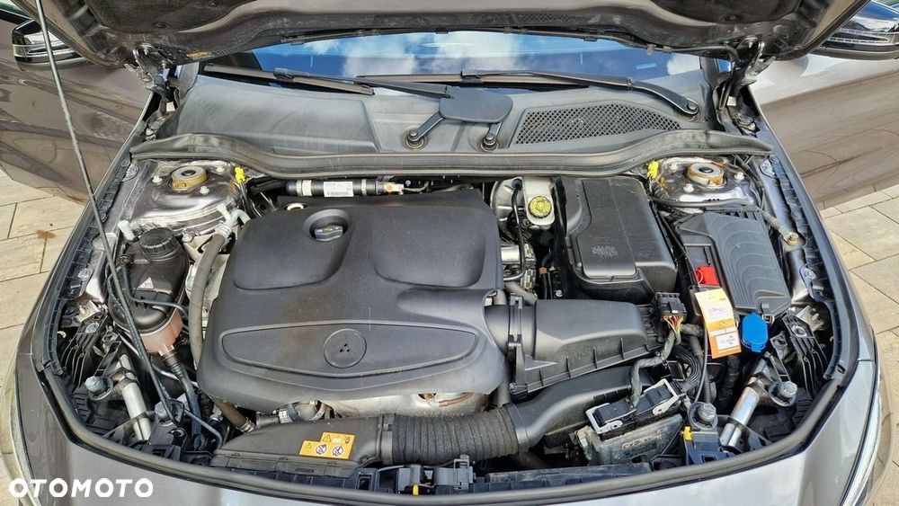 Mercedes-Benz CLA - 13