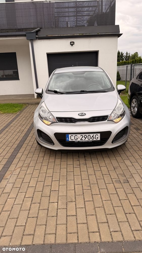Kia Rio 1.2 L - 3