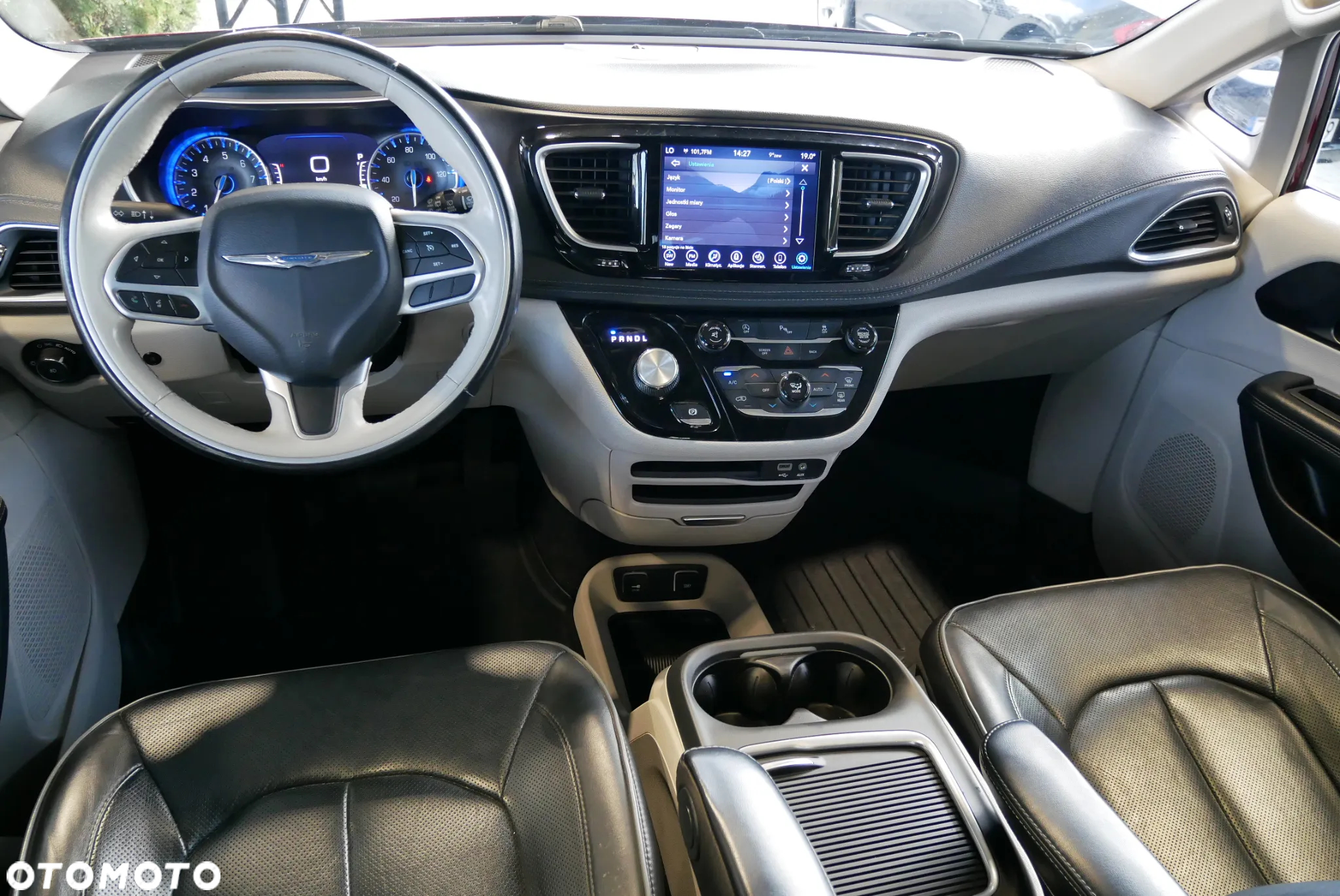 Chrysler Pacifica - 27