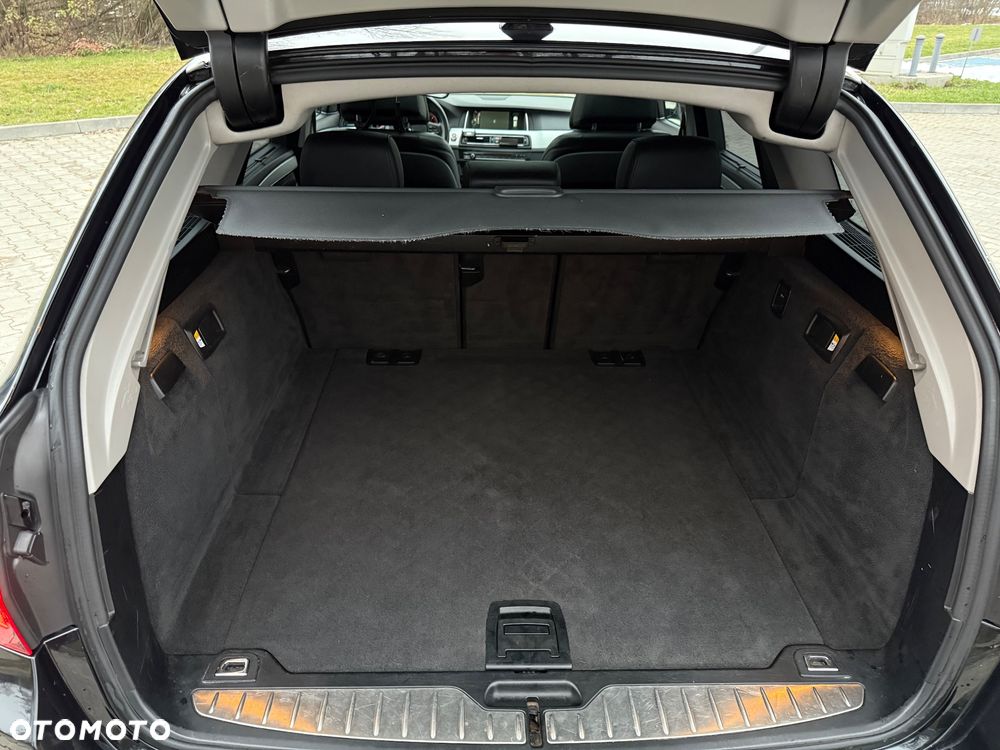 BMW Seria 5 525d Luxury Line - 13