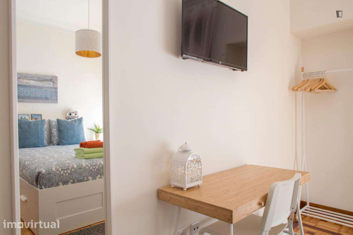 Quarto - localizado em Matosinhos Porto - Grande imagem: 3/20