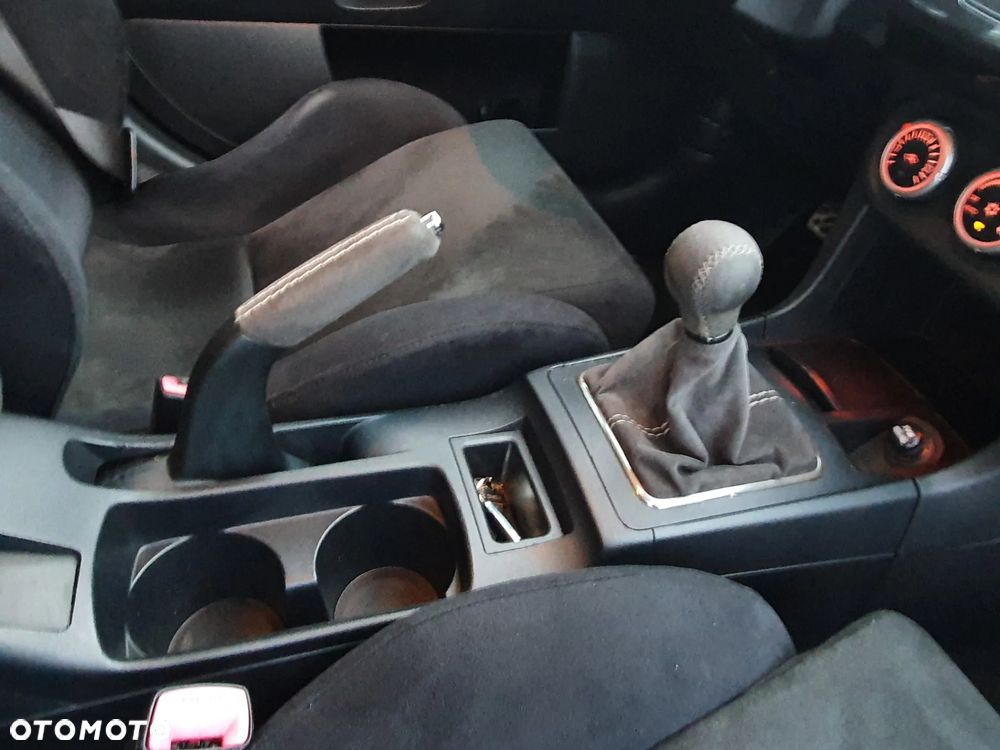 Mitsubishi Lancer Evolution GSR - 13