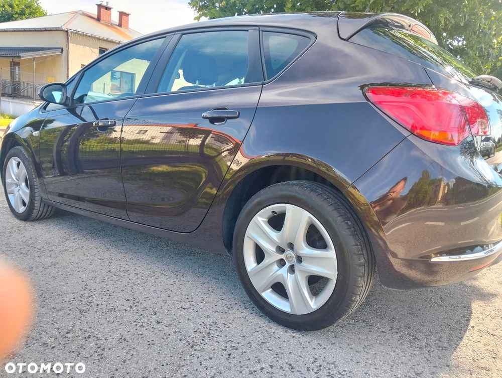Opel Astra 1.6 Style - 12