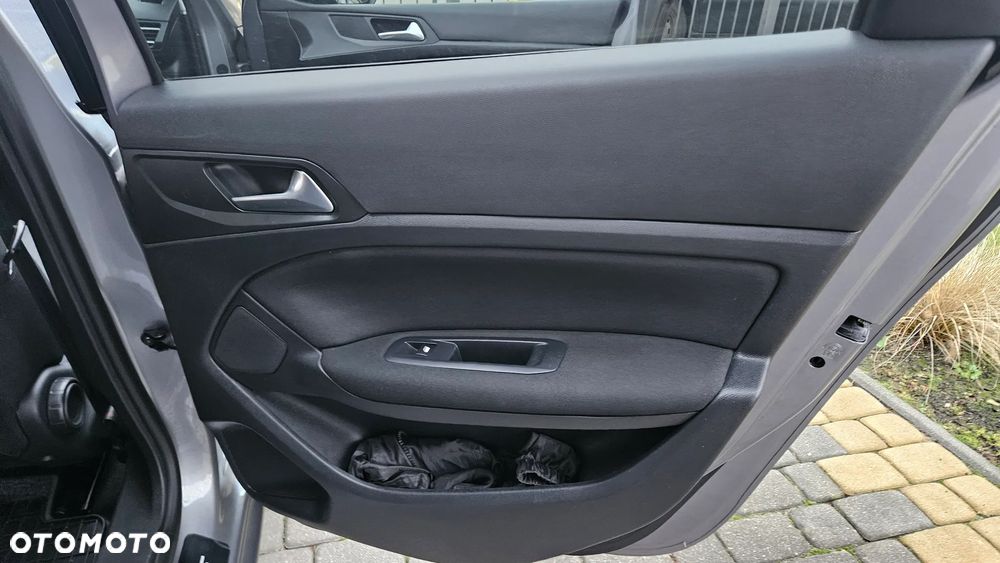 Peugeot 308 BlueHDi FAP 120 Stop & Start Allure - 23