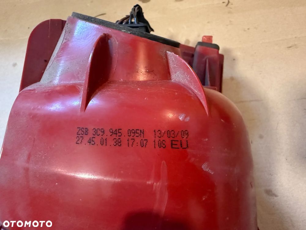 Lampa lewa Volkswagen Passat B6 kombi OE - 3