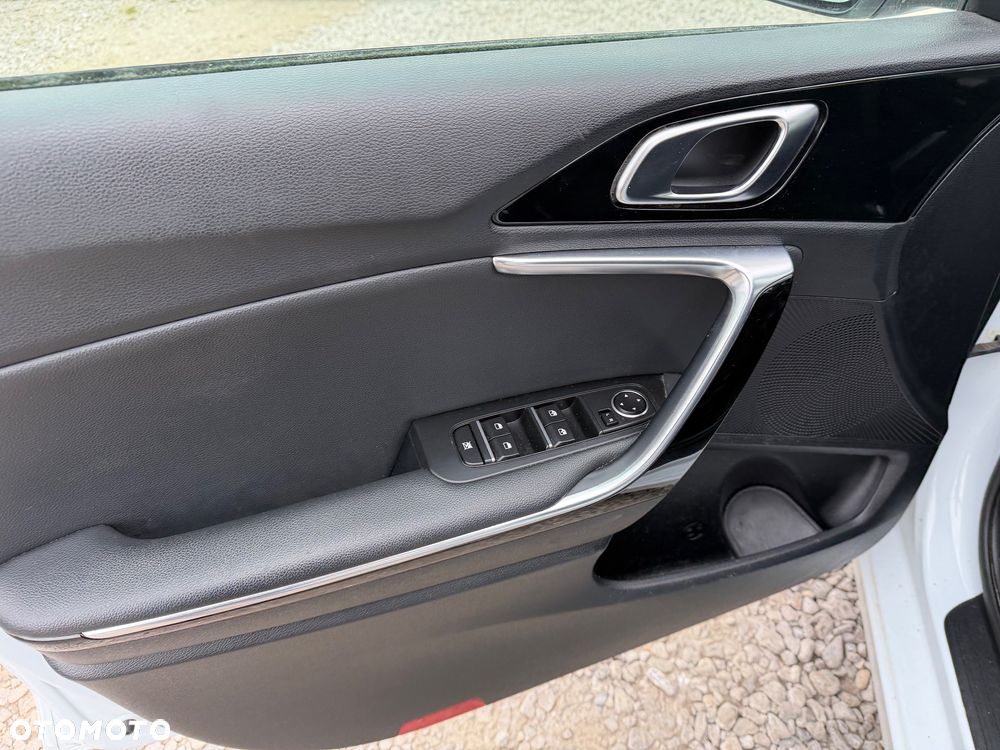 Kia Ceed 1.4 T-GDI OPF Vision - 38