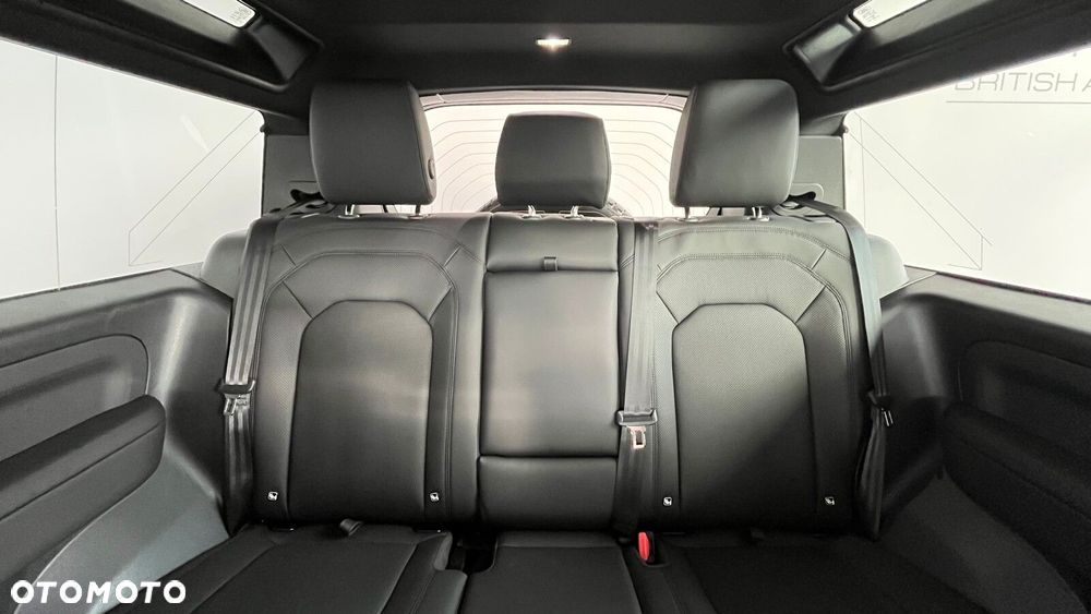 Land Rover Defender - 11