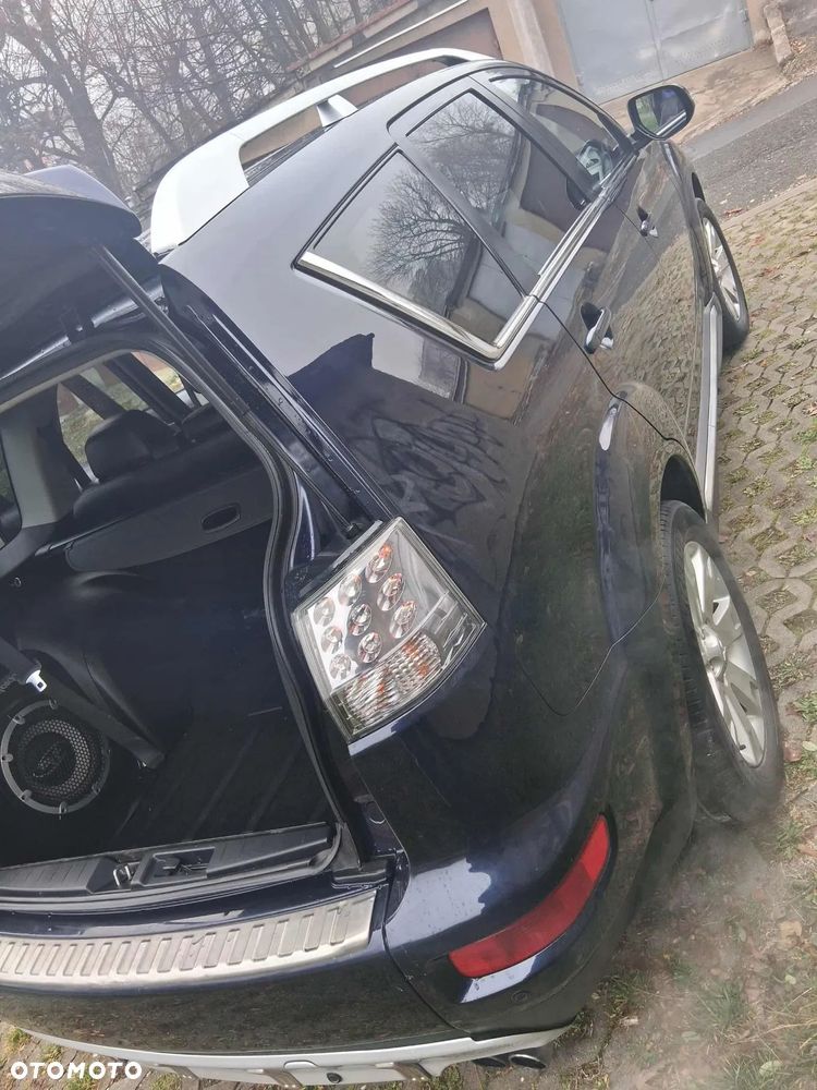 Mitsubishi Outlander - 4