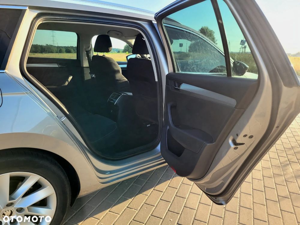 Skoda Superb 2.0 TSI Ambition DSG - 17