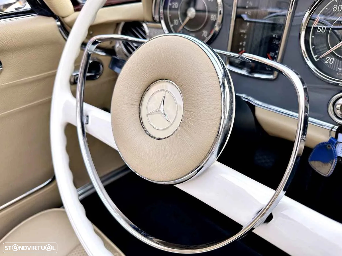 Mercedes-Benz 230 - 18