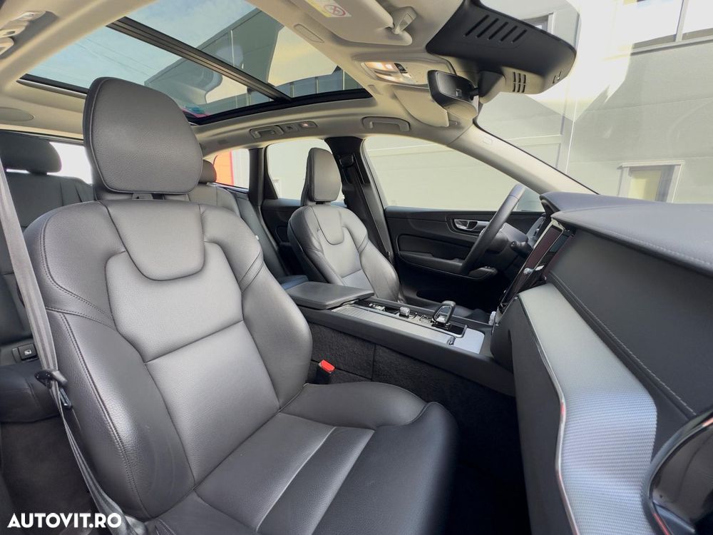 Volvo XC 60 T6 AWD Recharge Plus Bright - 21