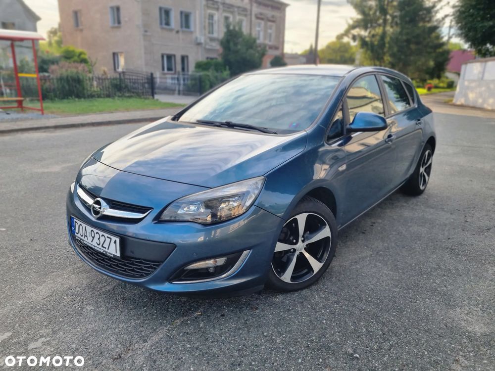 Opel Astra 1.4 Turbo Design Edition - 1