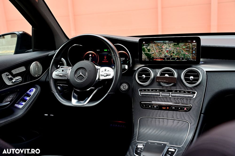 Mercedes-Benz GLC 300 e 4Matic 9G-TRONIC AMG Line Plus - 23