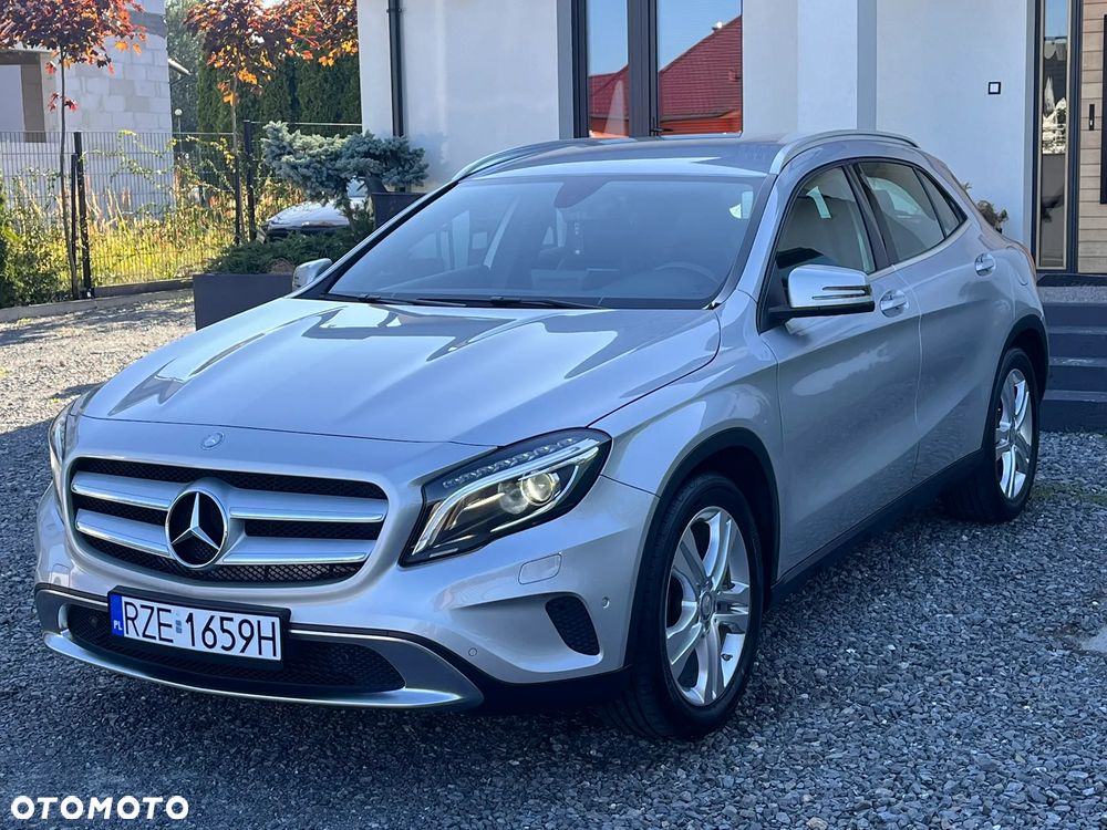 Mercedes-Benz GLA 180 - 25